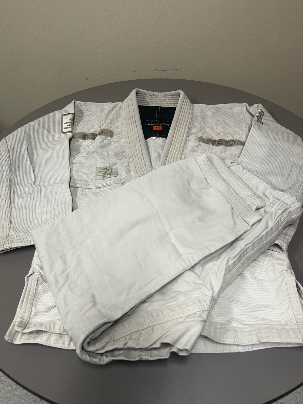 Albino and Preto Men’s White Jiu-Jitsu Gi A0